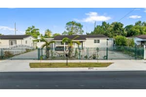 325 Se 9th Ave Hialeah, FL 33010 - MLS#A11939752