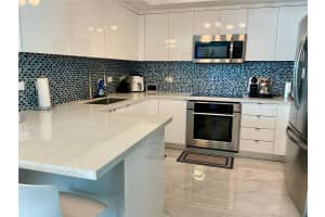 140 S Dixie Hwy 527 Hollywood, FL 33020 - MLS#A11939757