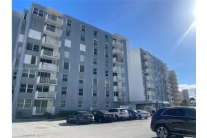 430 Golden Isles Dr 705 Hallandale Beach, FL 33009 - MLS#A11939817