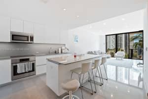 68 Se 6th Street 805, Miami