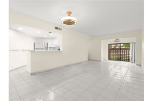 10249 Nw 9th St Cir 107-8 Miami, FL 33172 - MLS#A11940067