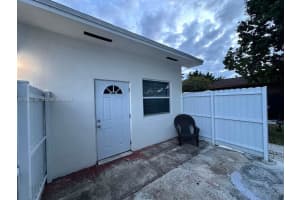 MLS# A11940082, Hialeah, Florida 33010