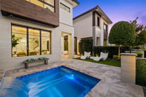 8272 Central Park Blvd Doral, FL 33166 - MLS#A11940085