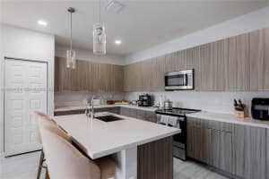 4714 Nw 84th Ct 4714 Doral, FL 33166 - MLS#A11940169