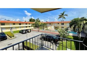 8701 Sw 12th St 30, Miami