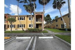 935 Ne 33rd Terr 104, Homestead