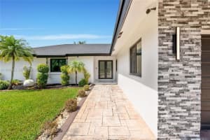 730 Sw 95th Ter Pembroke Pines, FL 33025 - MLS#A11940260