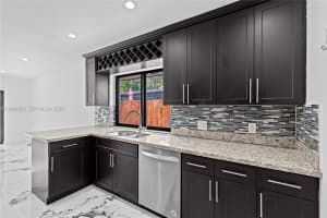 730 Sw 95th Ter Pembroke Pines, FL 33025 - MLS#A11940260