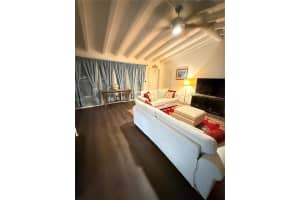 2036 Ne 21st Ave 2 Fort Lauderdale, FL 33305 - MLS#A11940264