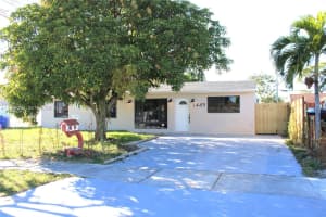 1449 Sw 49th Ave Fort Lauderdale, FL 33317 - MLS#A11940283