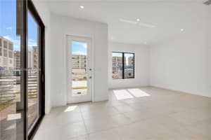 8037 Nw 42nd St Doral, FL 33166 - MLS#A11940288