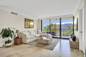 801 N Venetian Dr 201 Miami, FL 33139 - MLS#A11940335