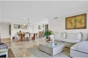 801 N Venetian Dr 201 Miami, FL 33139 - MLS#A11940335