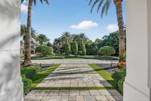 642 Hermitage Cir Palm Beach Gardens, FL 33410 - MLS#A11940354