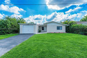 10010 Nw 71st Pl, Tamarac