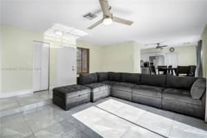 10010 Nw 71st Pl Tamarac, FL 33321 - MLS#A11940416