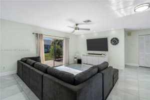 10010 Nw 71st Pl Tamarac, FL 33321 - MLS#A11940416