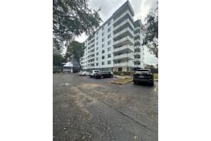 919 Hillcrest Dr 303, Hollywood