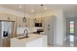 2045 Carver Ave Fort Myers, FL 33916 - MLS#A11940447