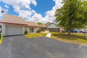 6908 Sw 104th Ct Miami, FL 33173 - MLS#A11940464