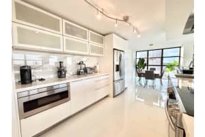 200 Leslie Dr 831 Hallandale Beach, FL 33009 - MLS#A11940592