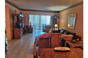 4001 Hillcrest Dr 509 Hollywood, FL 33021 - MLS#A11940705