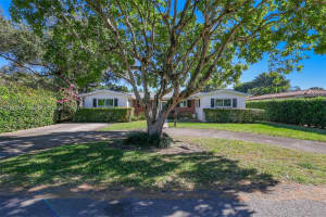 11339 Ne 8th Ct Biscayne Park, FL 33161 - MLS#A11940792