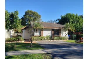 1451 W Sandpiper Cir 1451 Pembroke Pines, FL 33026 - MLS#A11940841