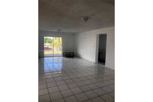 992 E 18th St Hialeah, FL 33013 - MLS#A11940940