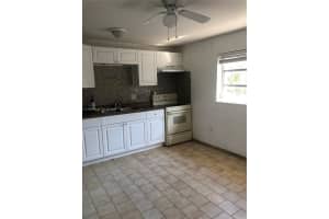 992 E 18th St Hialeah, FL 33013 - MLS#A11940940