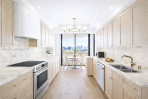 2000 Island Blvd 602, Aventura