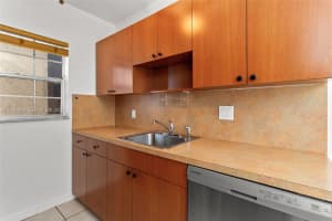 4140 Woodside Dr 105 Coral Springs, FL 33065 - MLS#A11940989