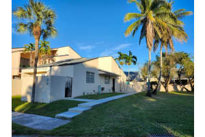 9195 Fontainebleau Blvd 6, Miami