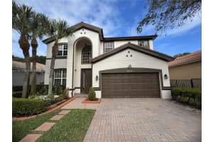 19389 Stonebrook St, Weston