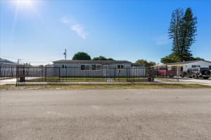 4310 Nw 187th Terr Miami Gardens, FL 33055 - MLS#A11941106