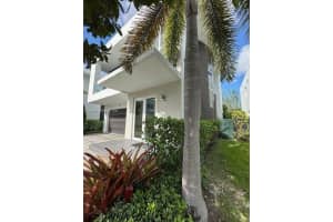 7515 Nw 97th Ct 7515 Doral, FL 33178 - MLS#A11941181