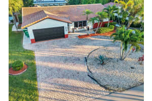 8016 Nw 43rd St Coral Springs, FL 33065 - MLS#A11941203