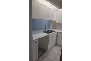 202 Lake Pointe Dr 204 Oakland Park, FL 33309 - MLS#A11941204