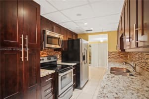 8011 Nw 27th Pl Sunrise, FL 33322 - MLS#A11941228