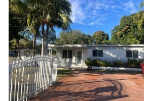 201 Ne 169th St, North Miami Beach