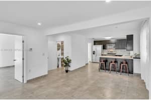 211 Se 9th St 0 Hallandale Beach, FL 33009 - MLS#A11941258