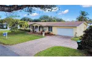 8492 Sw 102nd St, Miami