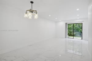 6850 Nw 173rd Dr 103 Hialeah, FL 33015 - MLS#A11941270