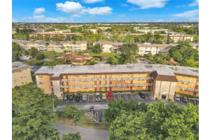 5041 W Oakland Park Blvd 303 Lauderdale Lakes, FL 33313 - MLS#A11941271