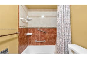 5041 W Oakland Park Blvd 303 Lauderdale Lakes, FL 33313 - MLS#A11941271