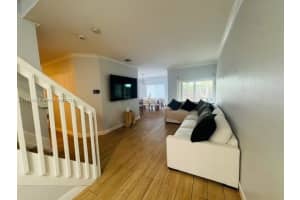 10919 Nw 67th Ter Doral, FL 33178 - MLS#A11941313