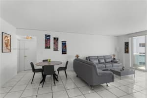 5001 Collins Ave 14c Miami Beach, FL 33140 - MLS#A11941464