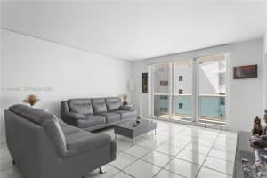 5001 Collins Ave 14c Miami Beach, FL 33140 - MLS#A11941464