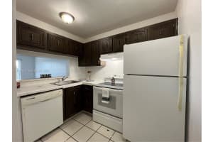 492 Nw 165th St Rd C-611 Miami, FL 33169 - MLS#A11941501