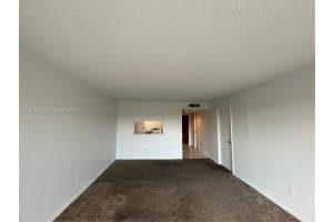 492 Nw 165th St Rd C-611 Miami, FL 33169 - MLS#A11941501